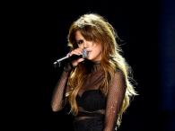 Selena Gomez szokuje kreacjami na koncertach